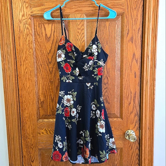Twist Peekaboo Front Floral Slip Dress 💲BUNDLE AND SAVE BIG💲 - Picture 2 of 5